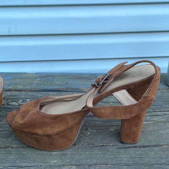 Candies platform chunky heels Sz 9.5 brown suede like Y2K open toe 5.5 in heels - Picture 11 of 15
